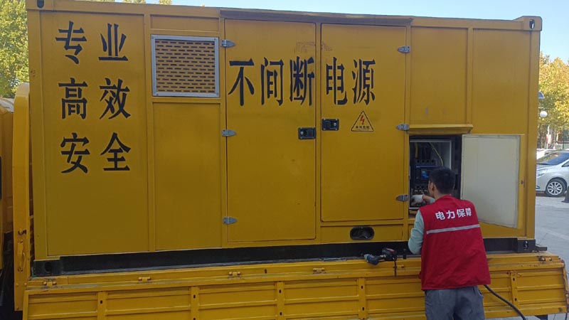 宁陕柴油发电机组和UPS电源配合使用时，如何避免切换过程中的电力中断？